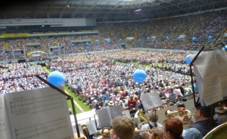 Abschlussgottesdienst im Stadion in Dresden.